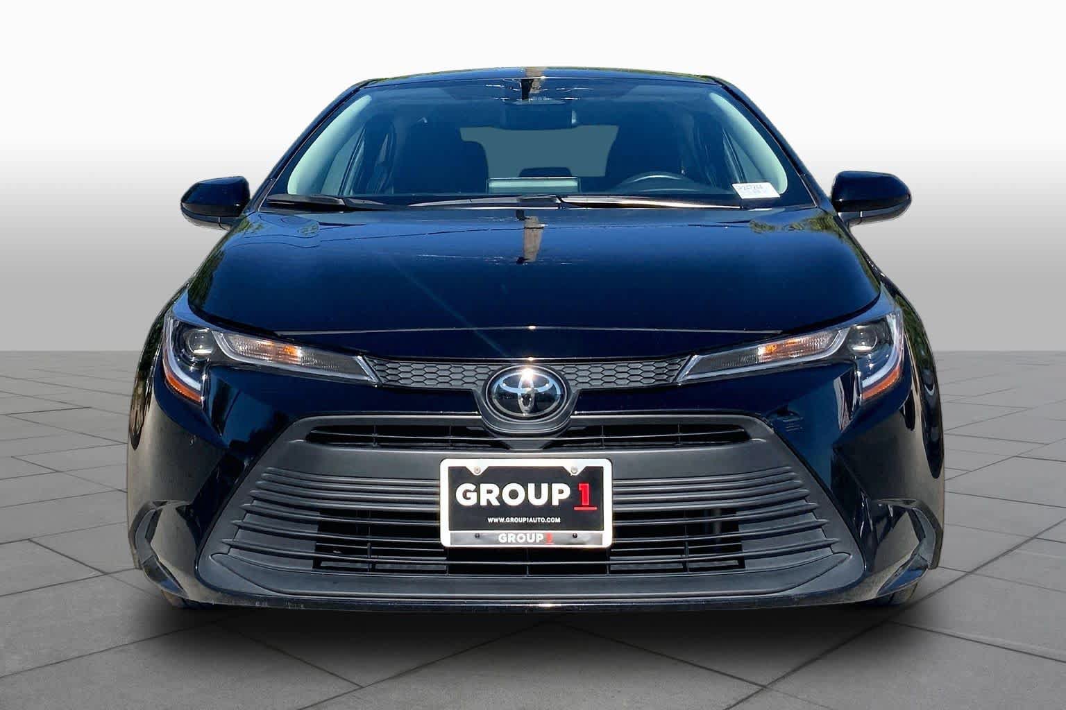 Used 2025 Toyota Corolla LE FWD image 4