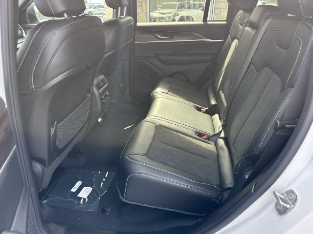 New 2027 Jeep Grand Cherokee 4WD image 14