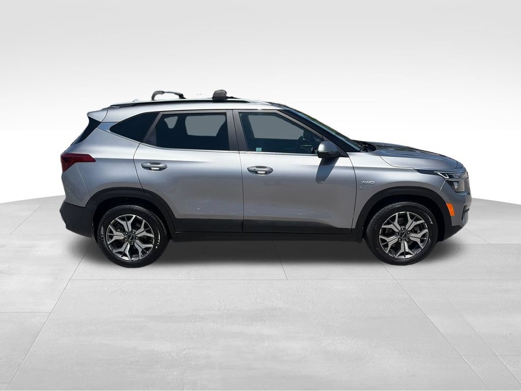 Used 2022 Kia Seltos EX AWD/4WD image 12