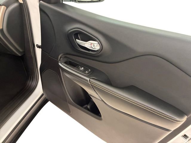 Used 2016 Jeep Cherokee Sport w/ Safety Group image 15