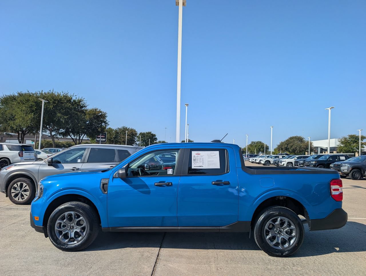 Used 2025 Ford Maverick XLT w/ Equipment Group 302A AWD/4WD image 3