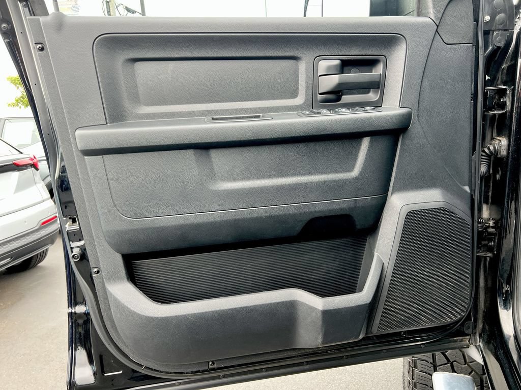 Used 2014 RAM 2500 Tradesman w/ Chrome Appearance Group AWD/4WD image 18