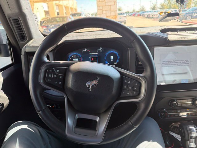 Used 2025 Ford Bronco Badlands AWD/4WD image 2