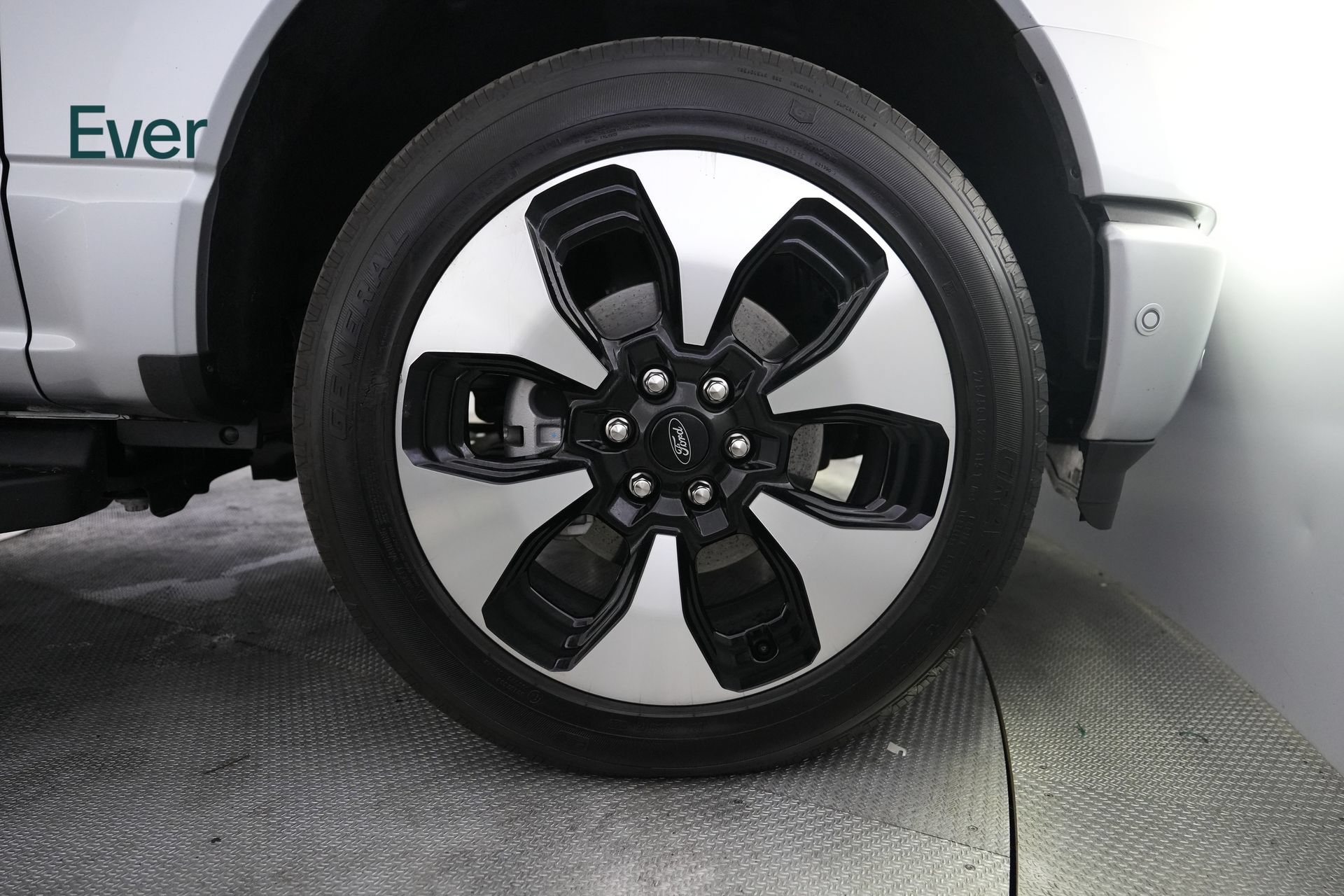 Used 2023 Ford F150 Lightning Platinum AWD/4WD image 14