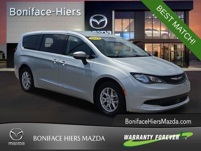 Used 2023 Chrysler Voyager LX FWD image 1