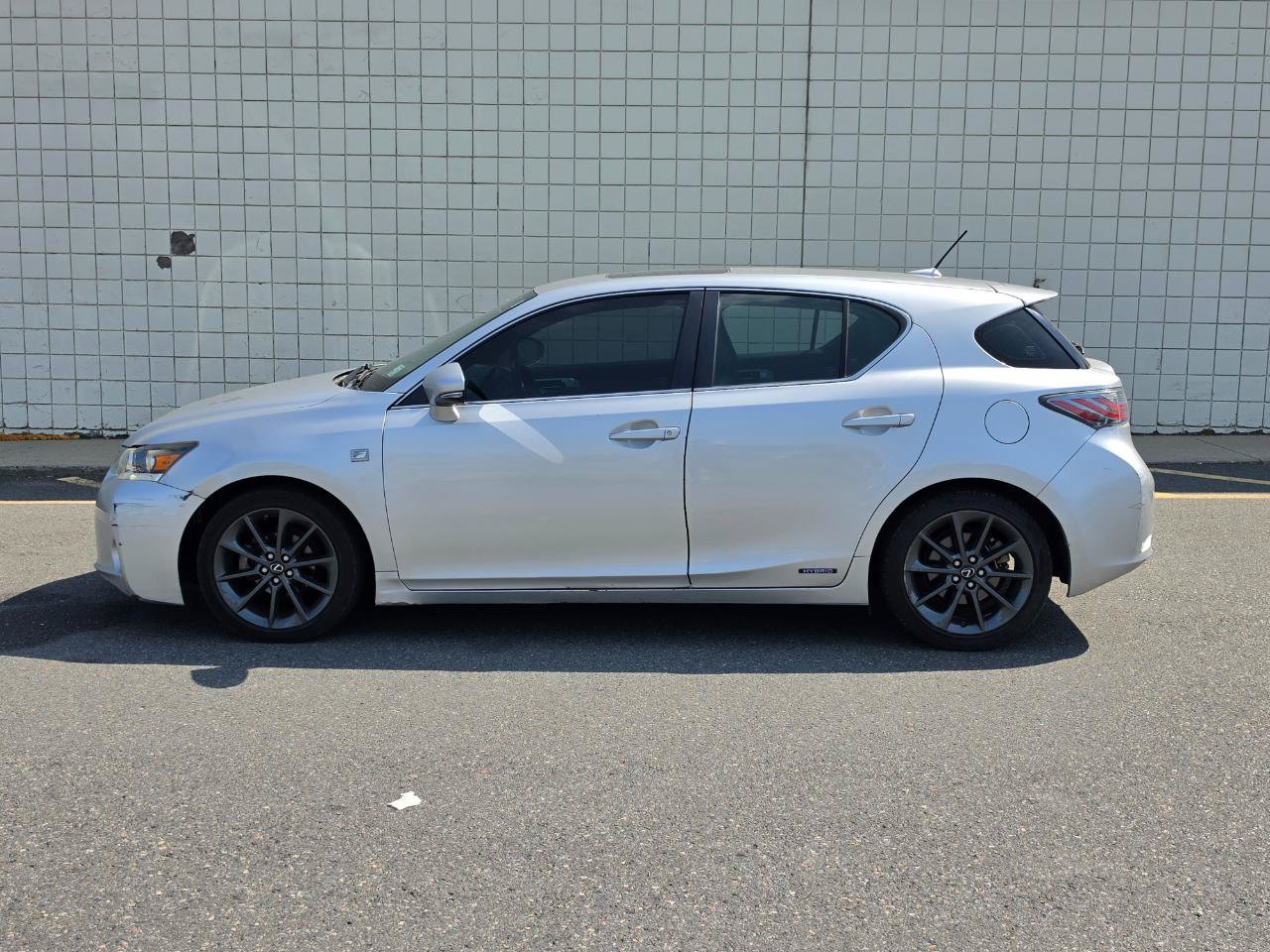 Used 2013 Lexus CT 200h w/ F Sport Pkg w/Nuluxe Trim FWD image 4