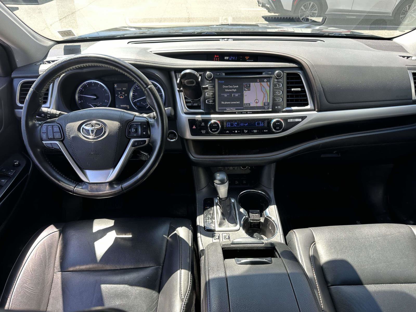 Used 2019 Toyota Highlander XLE AWD/4WD image 18