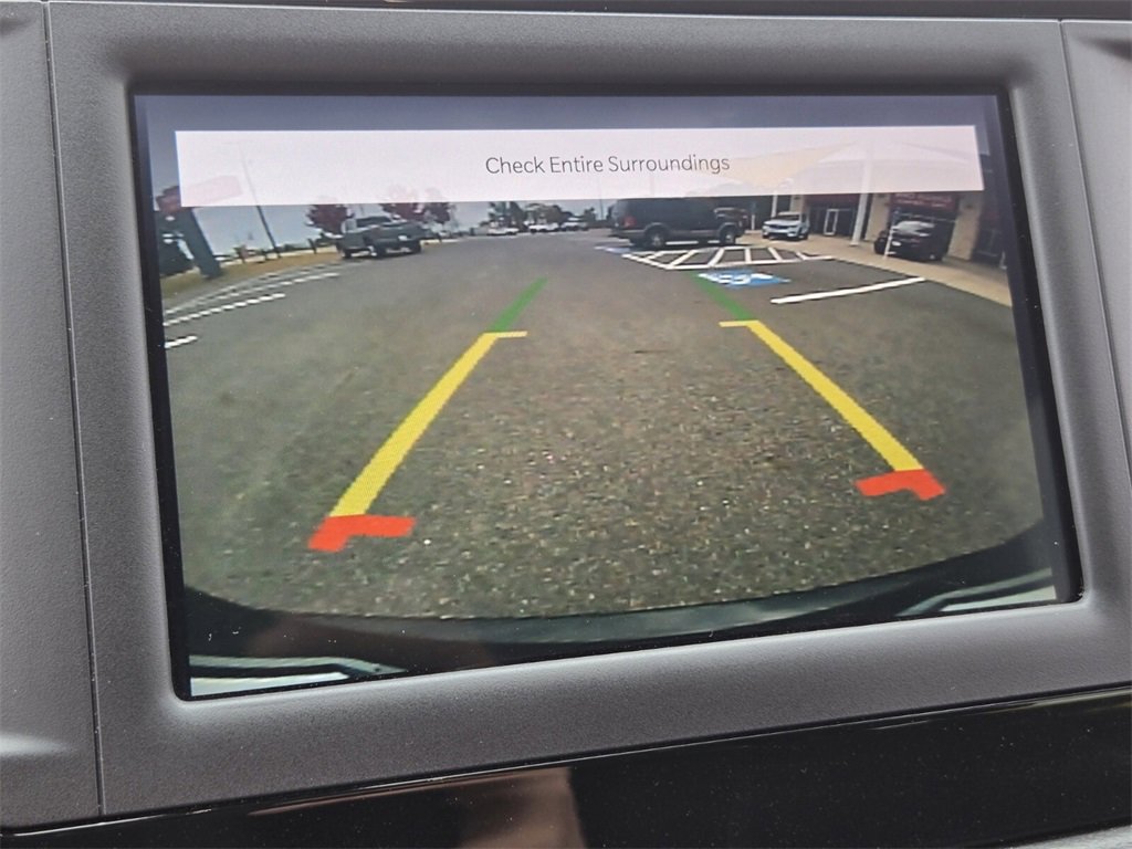 Used 2022 Chrysler Voyager LX image 25