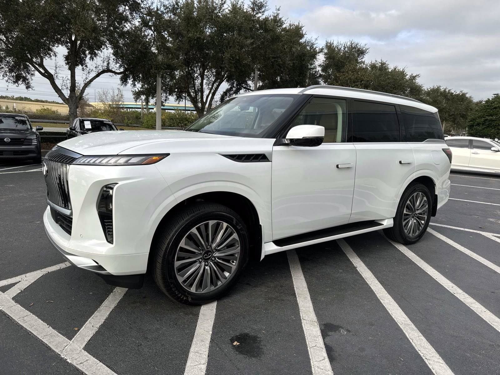 New 2026 INFINITI QX80 Luxe w/ Cargo Package image 5