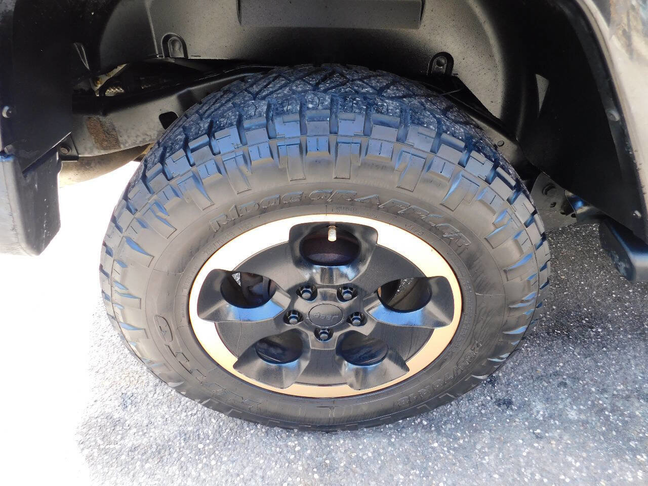 Used 2014 Jeep Wrangler Unlimited Sahara image 11