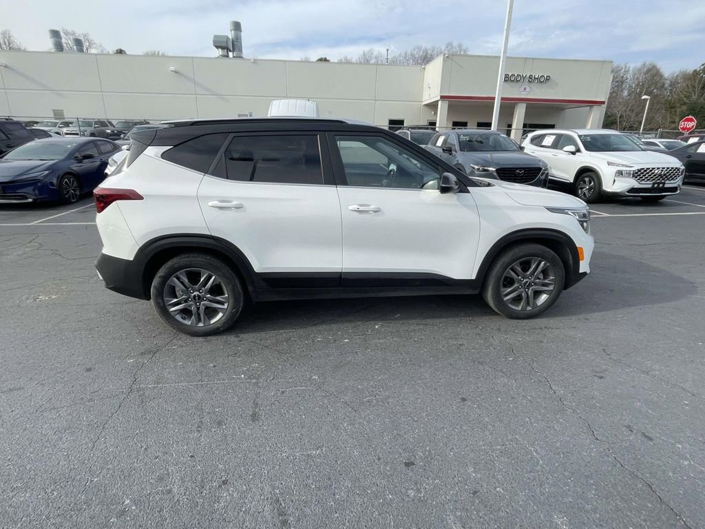 Used 2023 Kia Seltos S image 12