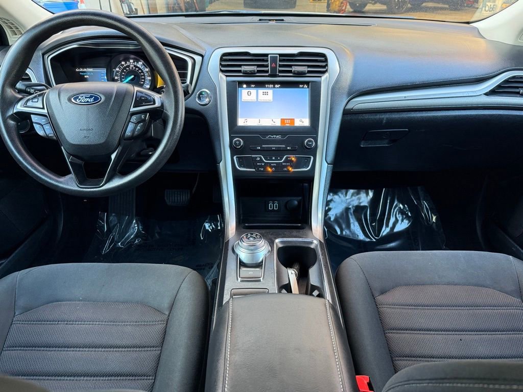Used 2019 Ford Fusion SE FWD image 23