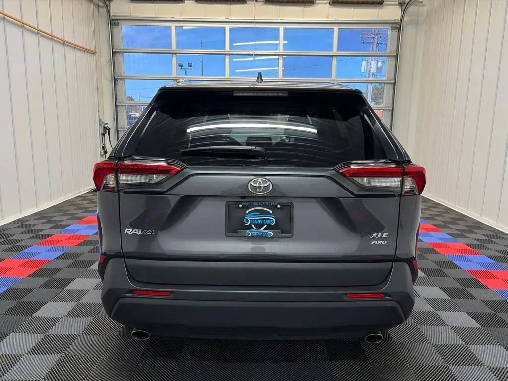 Used 2025 Toyota RAV4 XLE AWD/4WD image 5