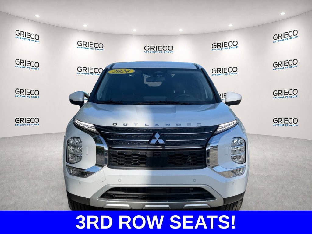 Used 2024 Mitsubishi Outlander SE AWD/4WD image 2