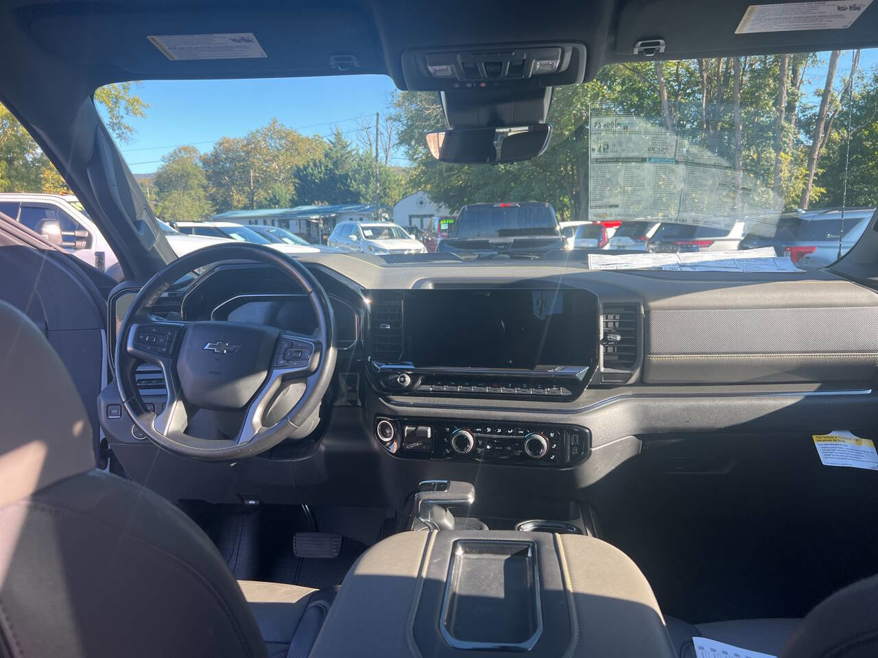 Used 2022 Chevrolet Silverado 1500 ZR2 w/ Technology Package image 28