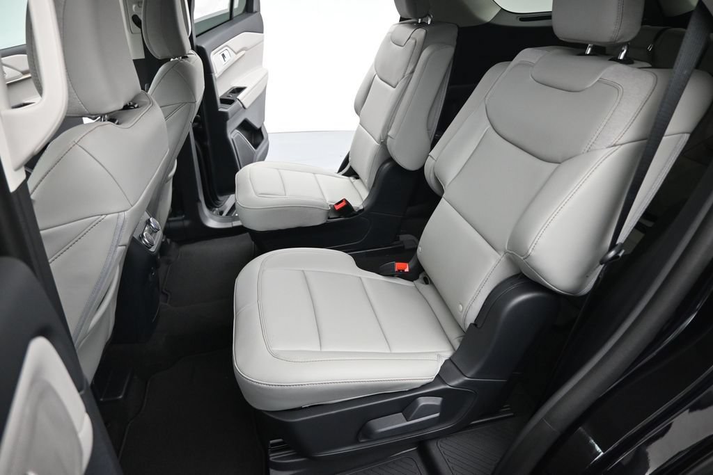 New 2026 Ford Explorer Active w/ Active Comfort Package RWD image 19