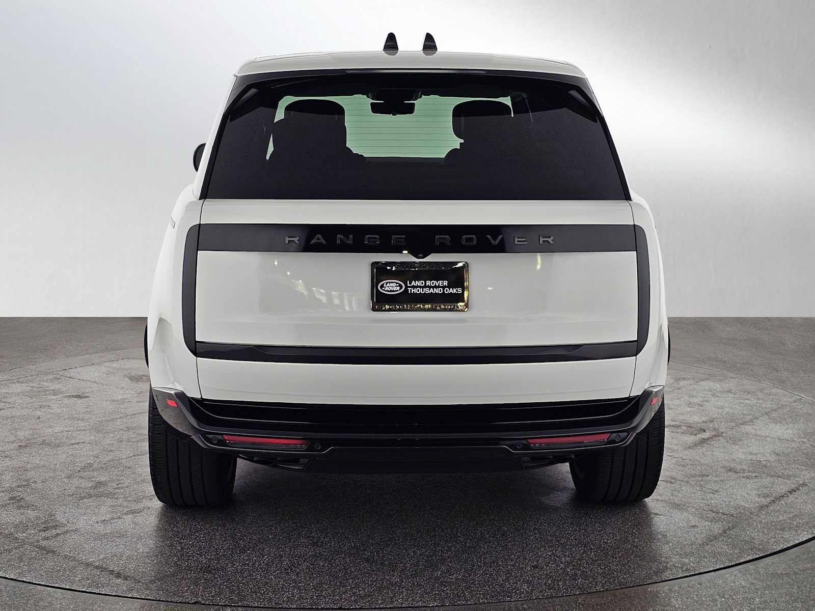 Used 2024 Land Rover Range Rover Autobiography AWD/4WD image 4