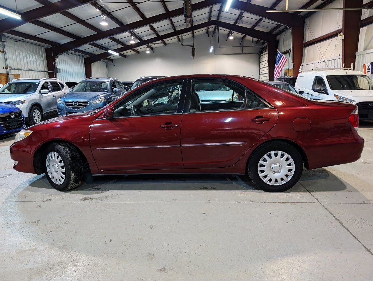 Used 2005 Toyota Camry XLE FWD image 3
