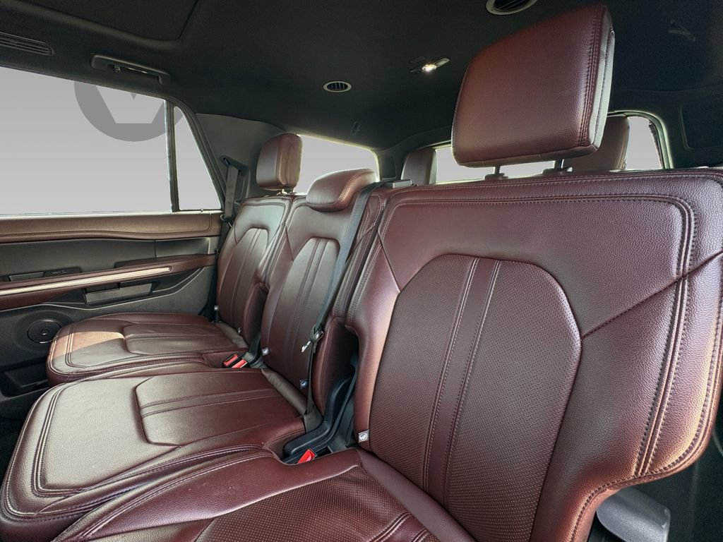 Used 2024 Ford Expedition Limited image 4