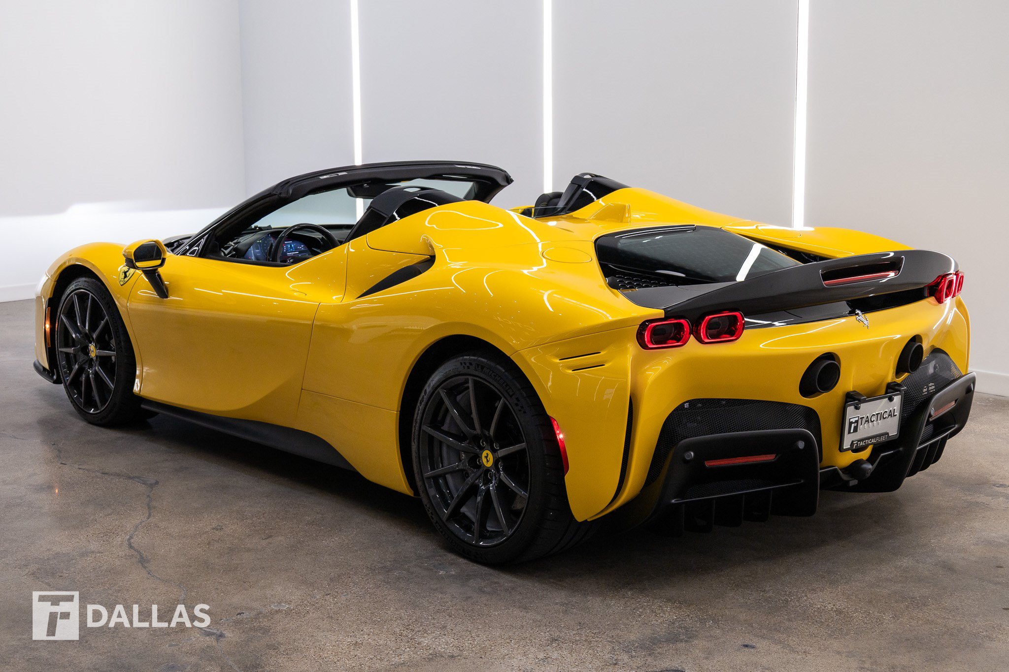 Used 2024 Ferrari SF90 Spider AWD/4WD image 9