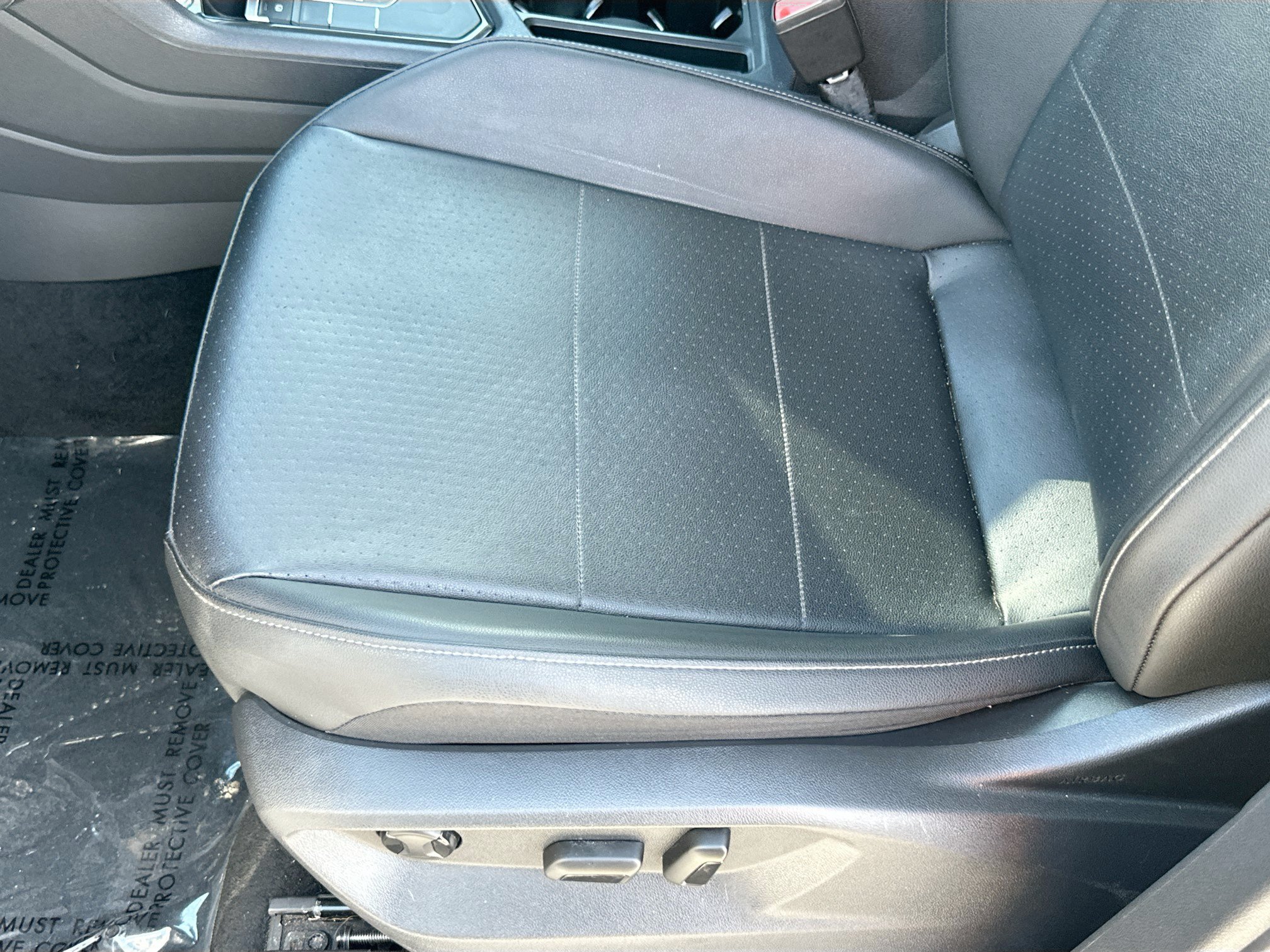 Used 2019 Volkswagen Tiguan SE w/ Panoramic Sunroof Package FWD image 18