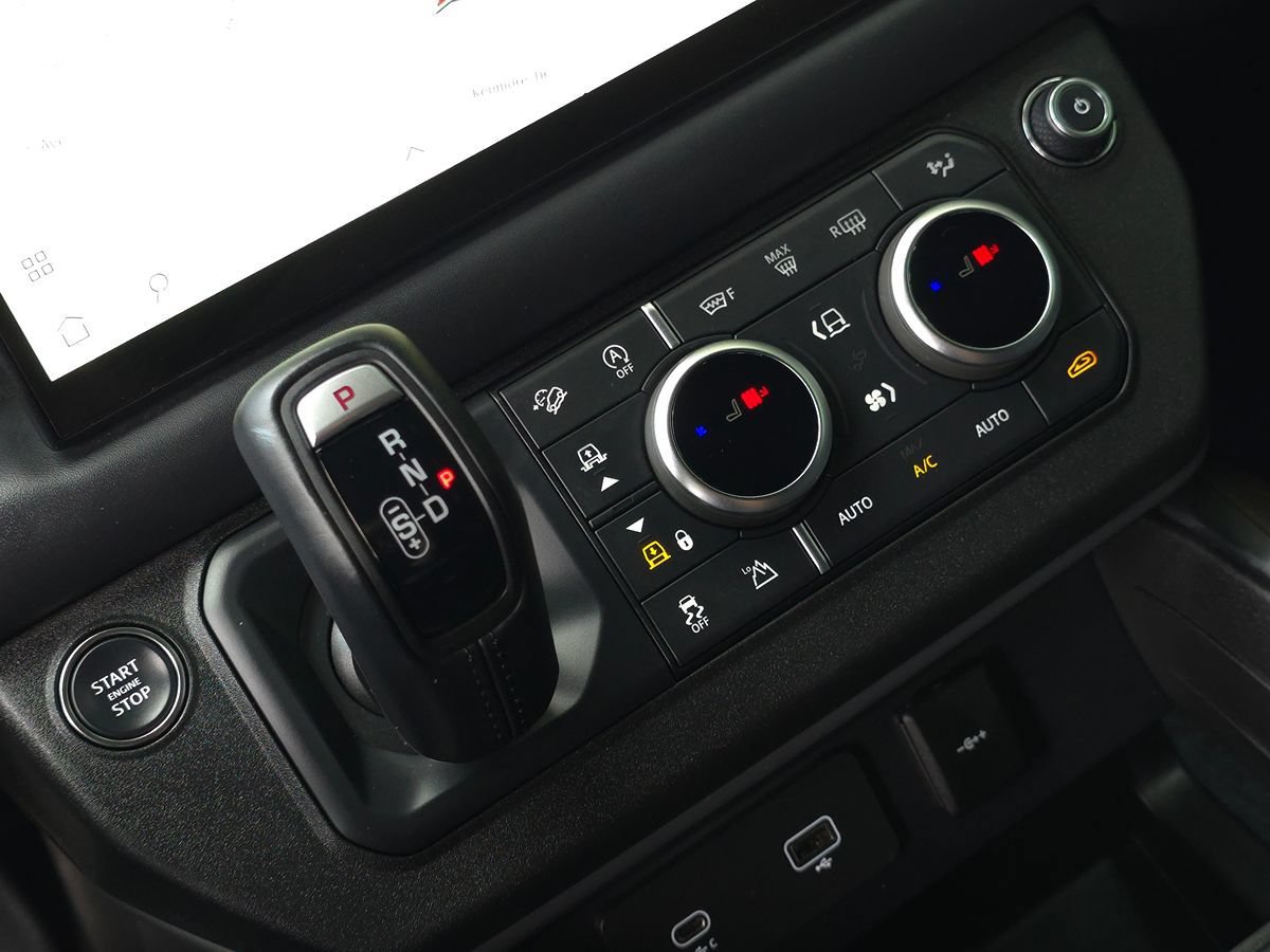 Used 2023 Land Rover Defender 130 X AWD/4WD image 66