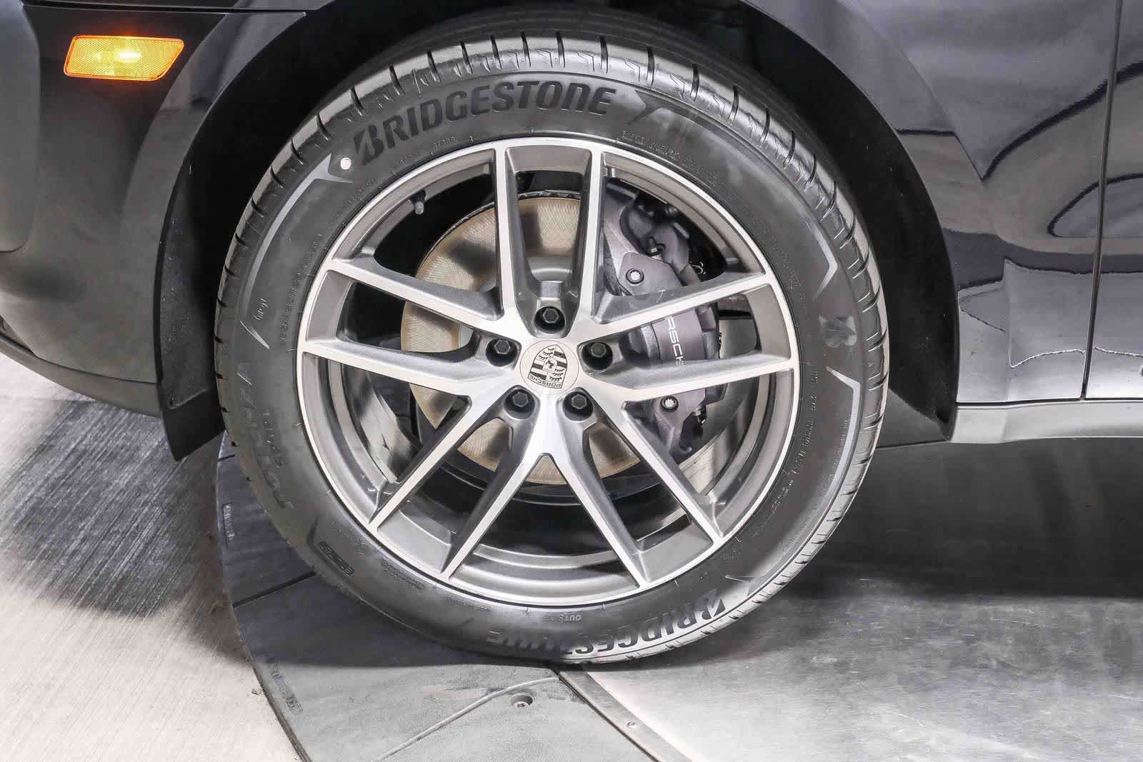 Used 2023 Porsche Macan image 10