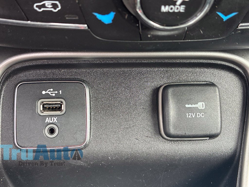 Used 2020 Jeep Compass Latitude FWD image 32