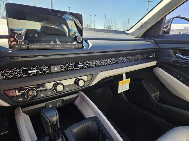 New 2025 Honda Accord SE image 13