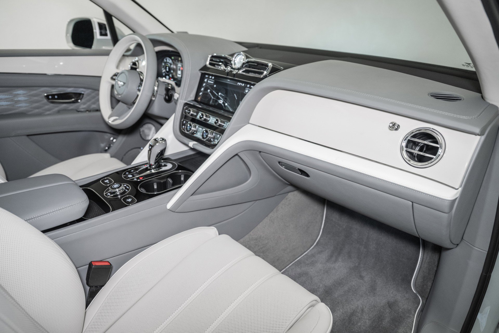 New 2025 Bentley Bentayga Extended Wheelbase image 4