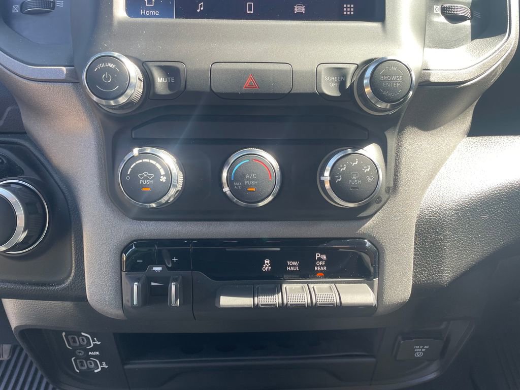 Used 2024 RAM 2500 Tradesman w/ Chrome Appearance Group AWD/4WD image 17