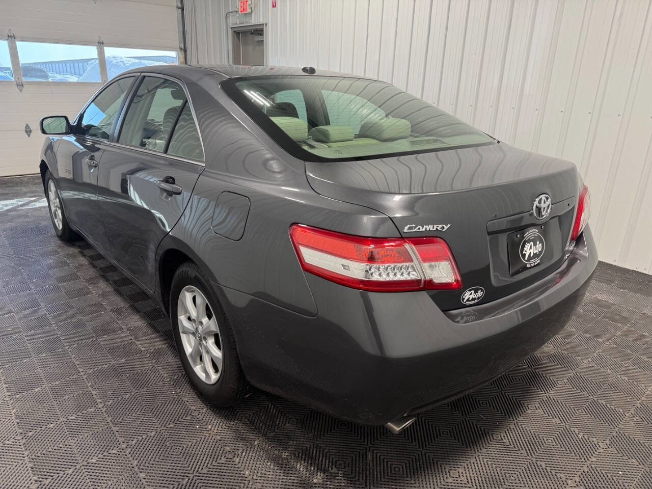 Used 2011 Toyota Camry LE w/ LE Extra-Value Pkg image 4