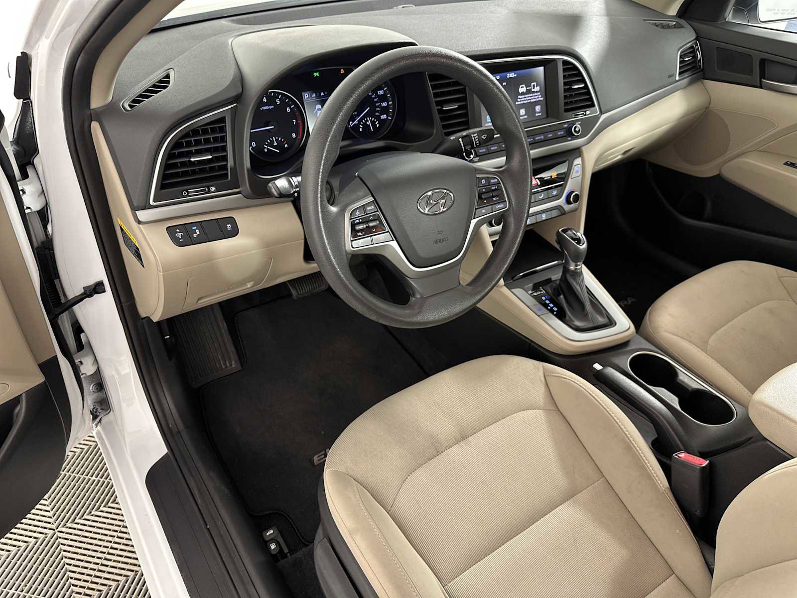 Used 2018 Hyundai Elantra SEL w/ Cargo Package image 10