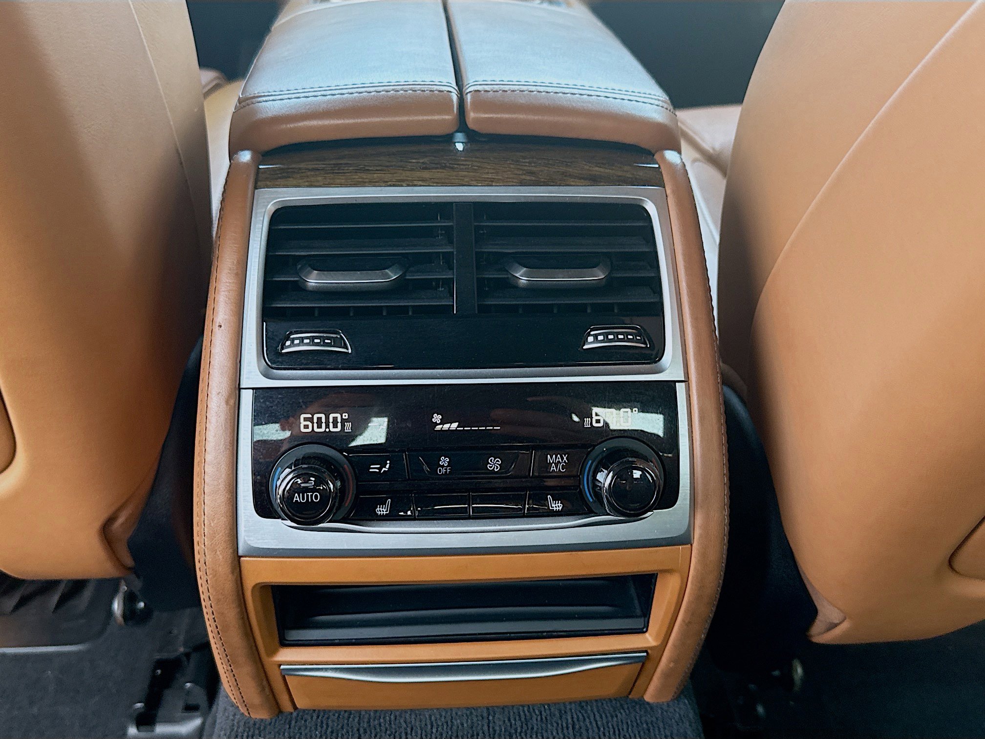Used 2018 BMW 750i RWD image 23