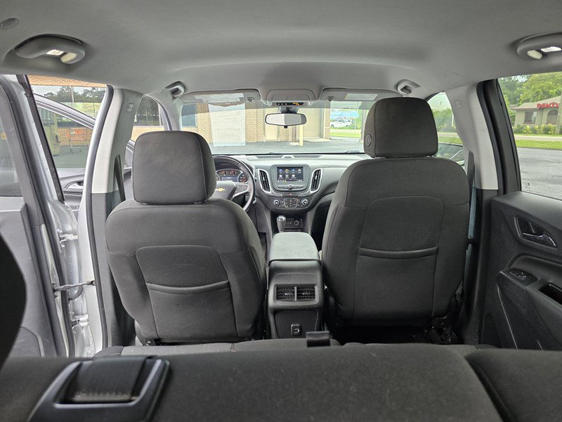 Used 2021 Chevrolet Equinox LT w/ Driver Convenience Package image 17