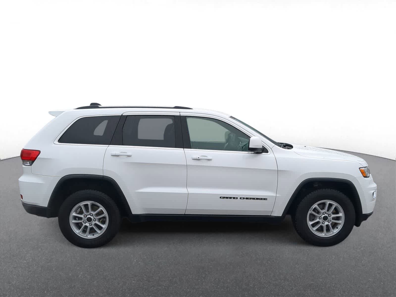 Certified 2019 Jeep Grand Cherokee Laredo AWD/4WD image 9