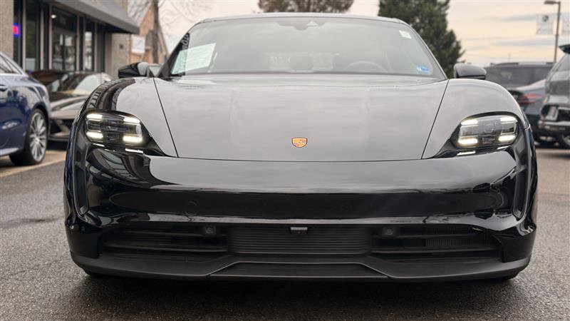 Used 2023 Porsche Taycan w/ Premium Package image 8