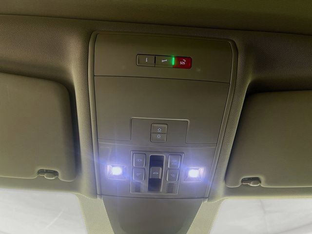 Used 2021 Volkswagen Atlas SEL Premium image 19