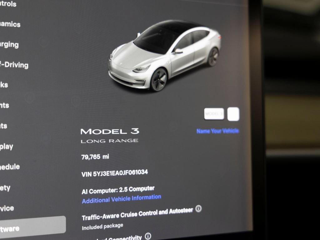 Used 2018 Tesla Model 3 Mid Range RWD image 17