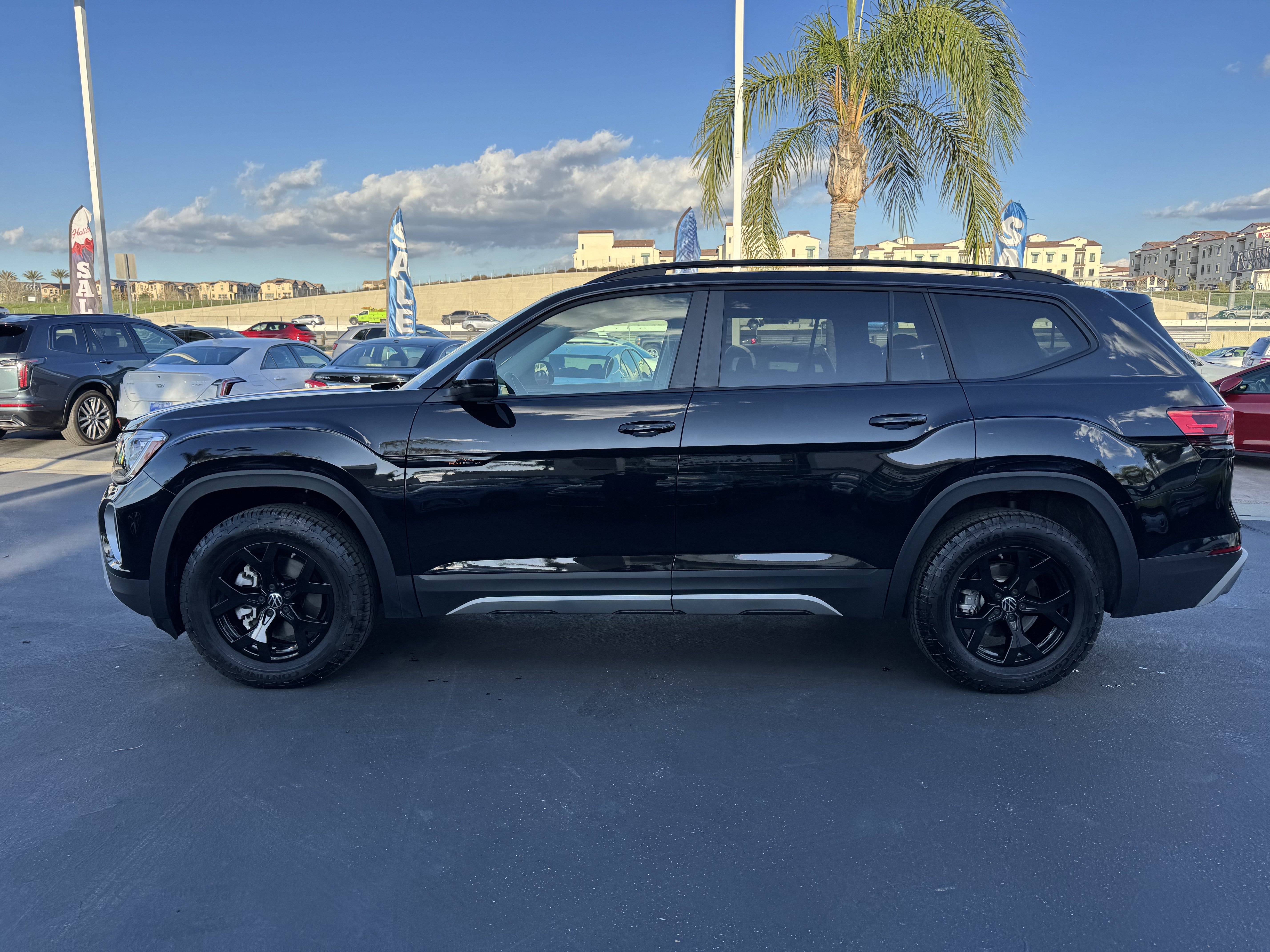 Certified 2025 Volkswagen Atlas Peak Edition SE AWD/4WD image 7