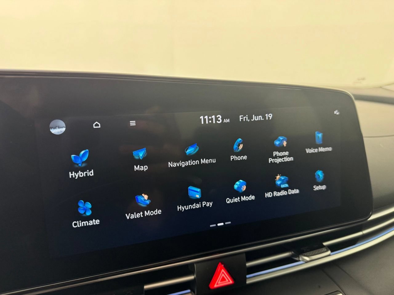 Used 2025 Hyundai Elantra Limited FWD image 16