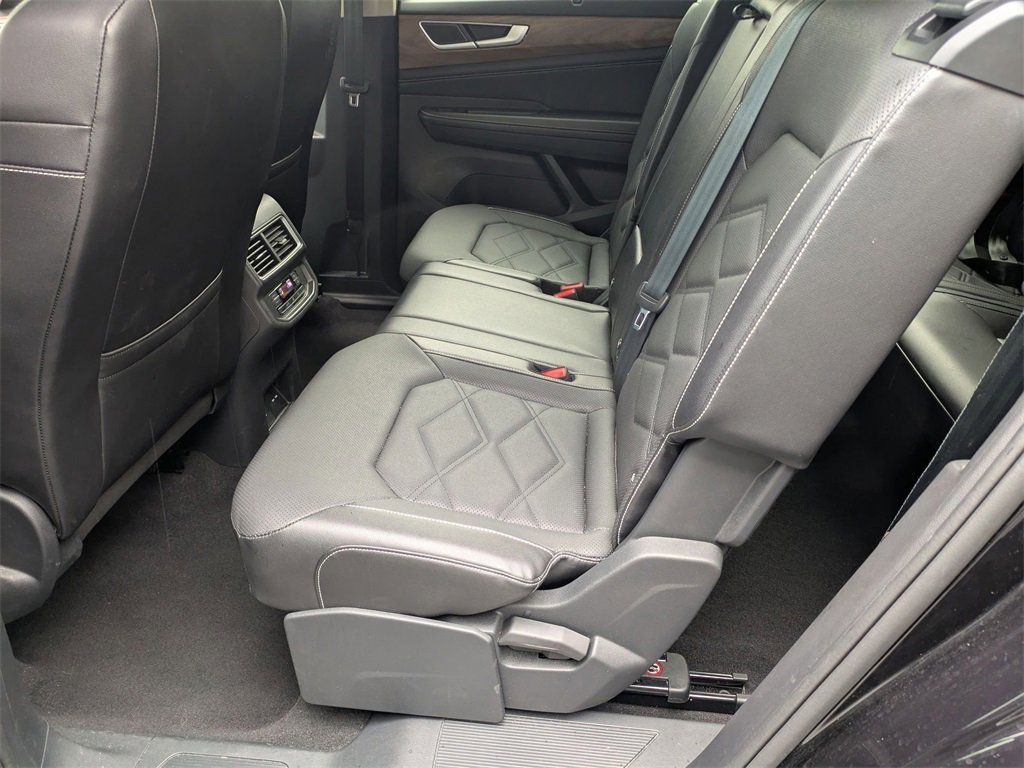 Used 2024 Volkswagen Atlas SE image 33
