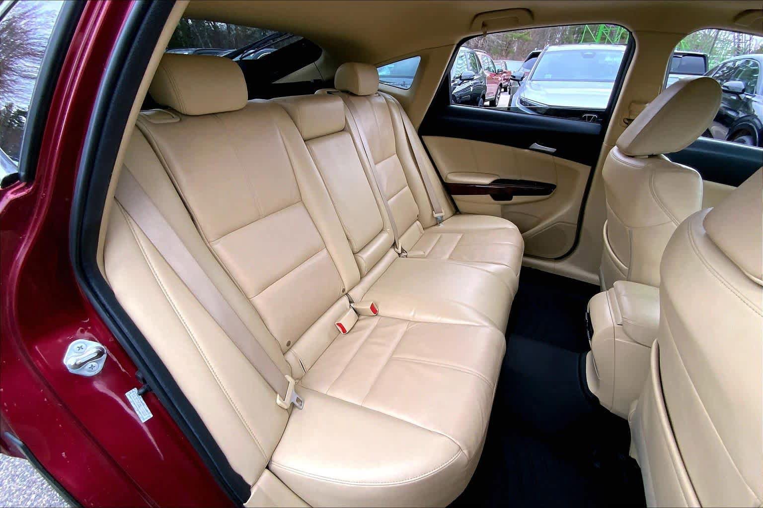 Used 2010 Honda Crosstour EX-L image 19