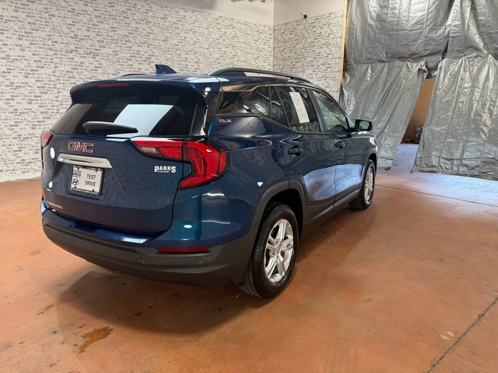 Used 2021 GMC Terrain SLE w/ Driver Convenience Package image 9