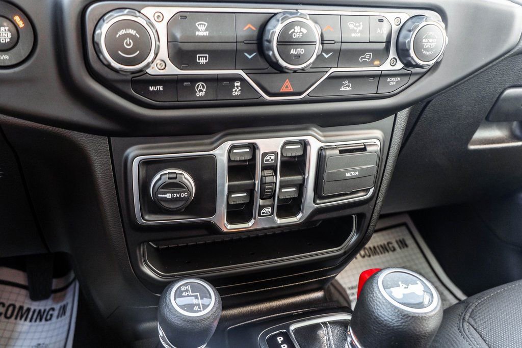 Used 2023 Jeep Wrangler Unlimited Sahara AWD/4WD image 10