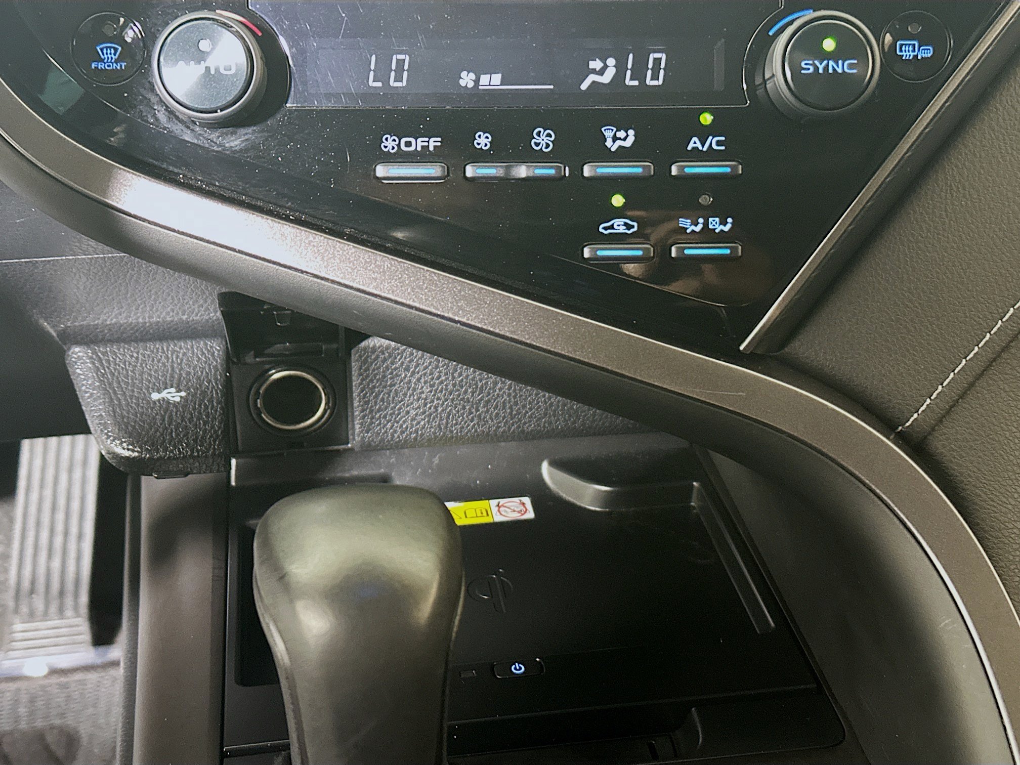 Used 2023 Toyota Camry SE w/ Audio Upgrade Package FWD image 23