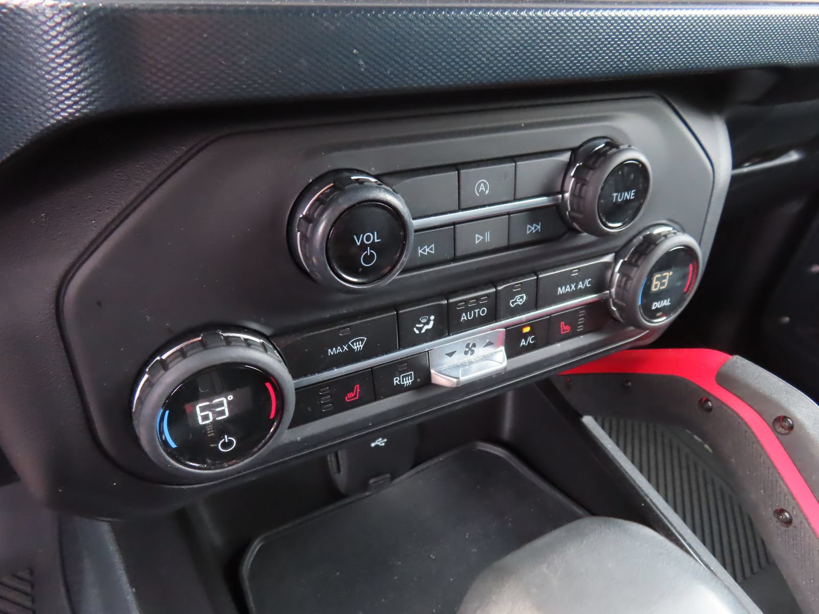 Used 2023 Ford Bronco Heritage Edition AWD/4WD image 29