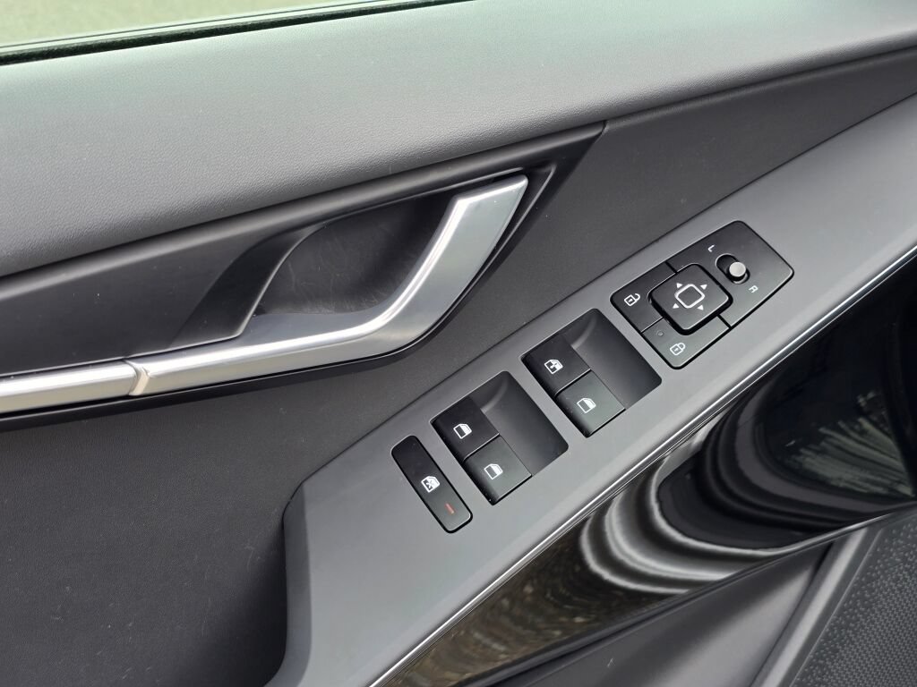 Certified 2024 Kia Niro Wind w/ Wind Preserve Package FWD image 33