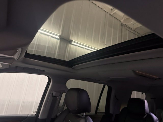 Used 2017 Cadillac Escalade Premium Luxury RWD image 37