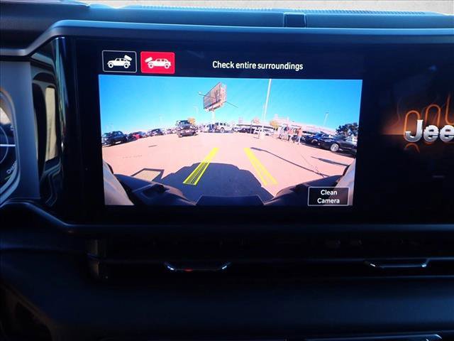 Used 2025 Jeep Wrangler Sahara image 18